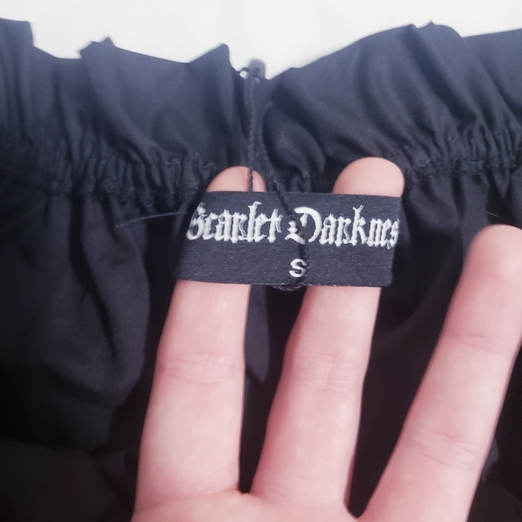 Scarlet Darkness Off Shoulder Long Sleeve Corset Cropped Top - Picture 8 of 9